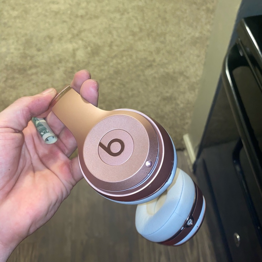 Beats Solo3 Wireless headset